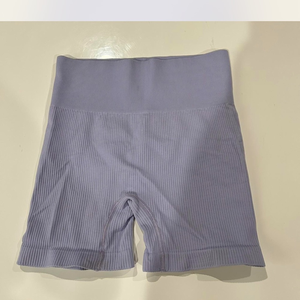 Uniqlo Women's Ribbed Bike Shorts - Light Purple
